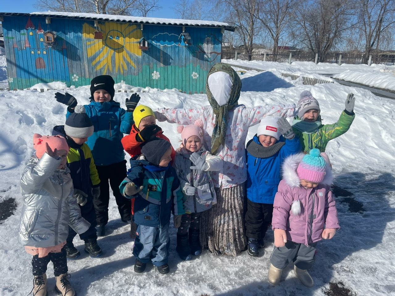 К нам весна стучится в окна!.